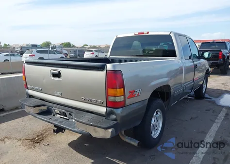 2000 Chevrolet Silverado 1500 Ls z USA, uszkodzony, nr VIN 1GCEK19T6YE291119